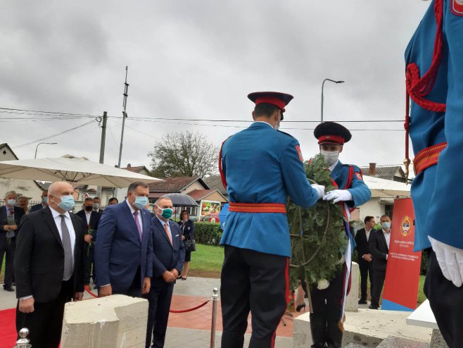 Козарска Дубица Додик, Милуновић, Жупљанин - полагање вијенаца - Фото: СРНА