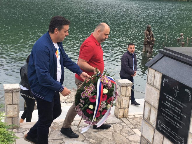 Вишеград - полагање вијенаца у Старом Броду Вишеград - полагање вијенаца у Старом Броду - Фото: СРНА