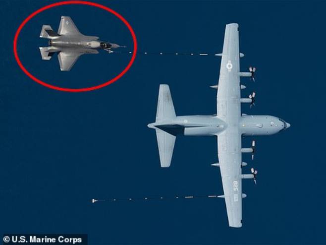 Судар бомбардера Ф-35Б сударио се са танкером Судар бомбардера Ф-35Б сударио се са танкером - Фото: илустрација