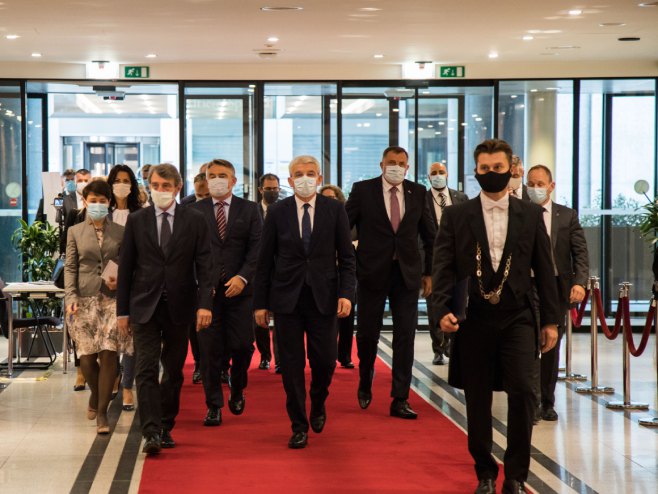 Članovi Predsjedništva u Briselu (Foto: SRNA)