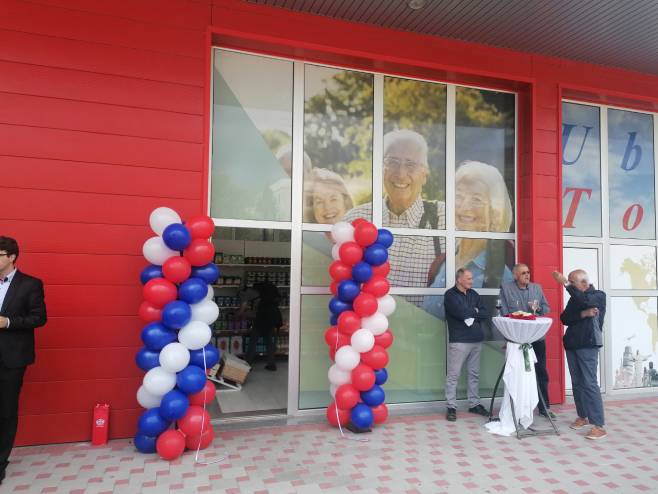 Trebinje - otvorena prodavnica za penzionere (foto: SRNA)