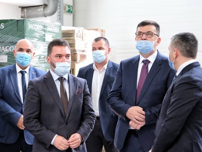 Тегелтија и Кошарац у посјети компанији "Нелт" (фото: instagram.com / stasakosarac) Тегелтија и Кошарац у посјети компанији "Нелт" (фото: instagram.com / stasakosarac) -