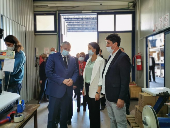 Радован Вишковић посјетио је производно друштво „Лучић“ у Српцу (фото:владарс) Радован Вишковић посјетио је производно друштво „Лучић“ у Српцу (фото:владарс) - Фото: Тwitter