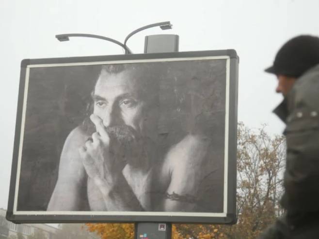 Билборд с ликом Сретена Зеца (Фото: Синиша Пашалић/РАС Србија) Билборд с ликом Сретена Зеца (Фото: Синиша Пашалић/РАС Србија) -