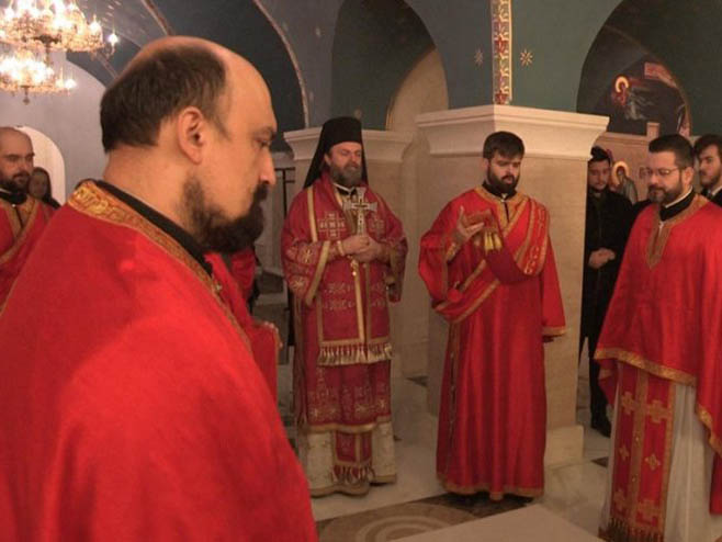 Помен патријарху Иринеју (Фото: tvhram.rs) - 
