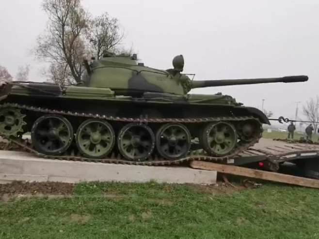 Тенк коришћен у борбама у реону карауле "Кошаре" (Foto: С.Б) - 