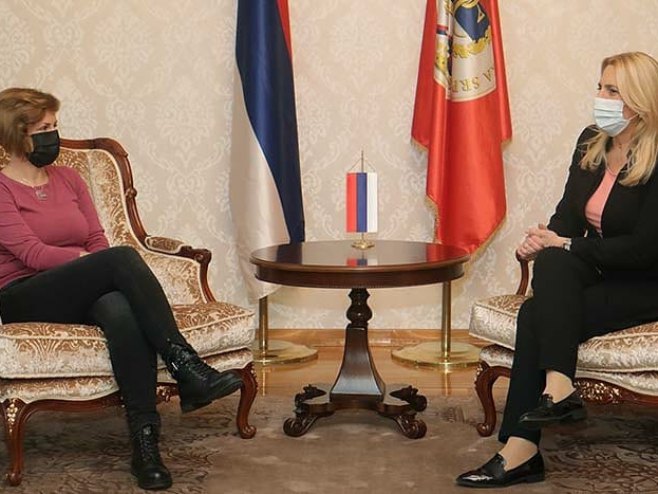 Подршка хуманитарној акцији "С љубављу храбрим срцима" (фото: instagram.com/zeljka.cvijanovic) Подршка хуманитарној акцији "С љубављу храбрим срцима" (фото: instagram.com/zeljka.cvijanovic) -