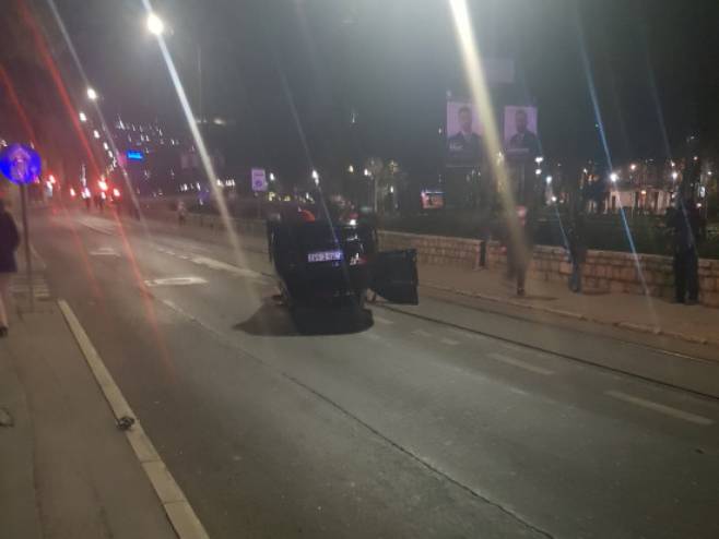 Саобраћајна незгода у Сарајеву (фото: D. HADŽOVIĆ) - 