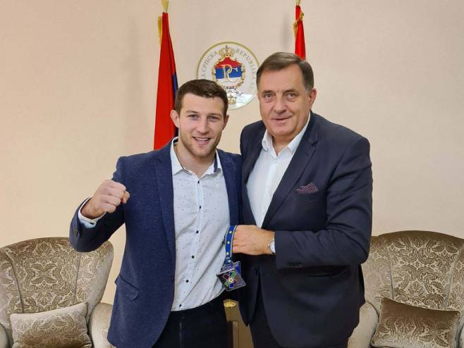 Милорад Додик са Немањом Мајдовом Милорад Додик са Немањом Мајдовом - Фото: СРНА