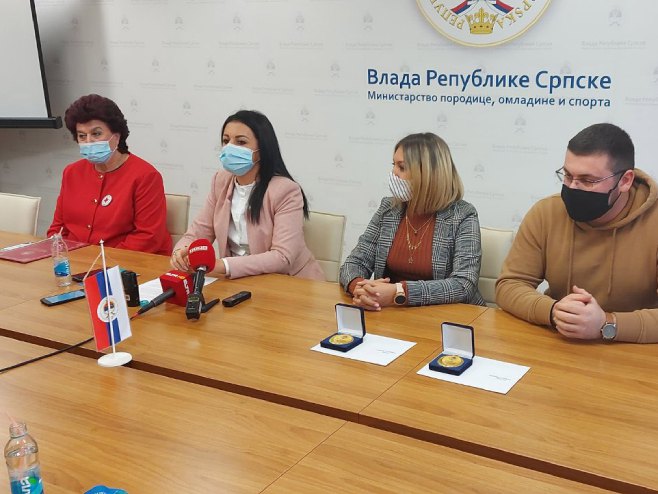 Соња Давидовић, Сњежана Ковач, Јована Поповић и Милан Дувњак Соња Давидовић, Сњежана Ковач, Јована Поповић и Милан Дувњак - Фото: СРНА