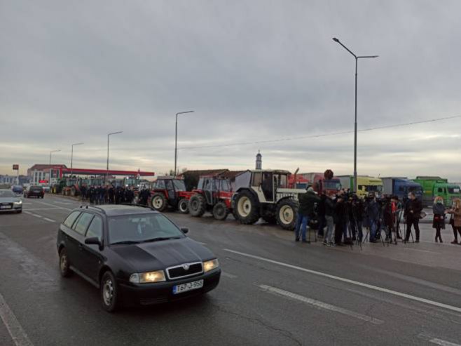 Протест пољопривредника на Рачи (архив) Протест пољопривредника на Рачи (архив) - Фото: РТРС