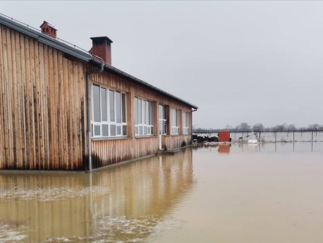 Косово: Обилне падавине изазвале поплаве у више општина (Фото: https://www.aa.com.tr/) - 