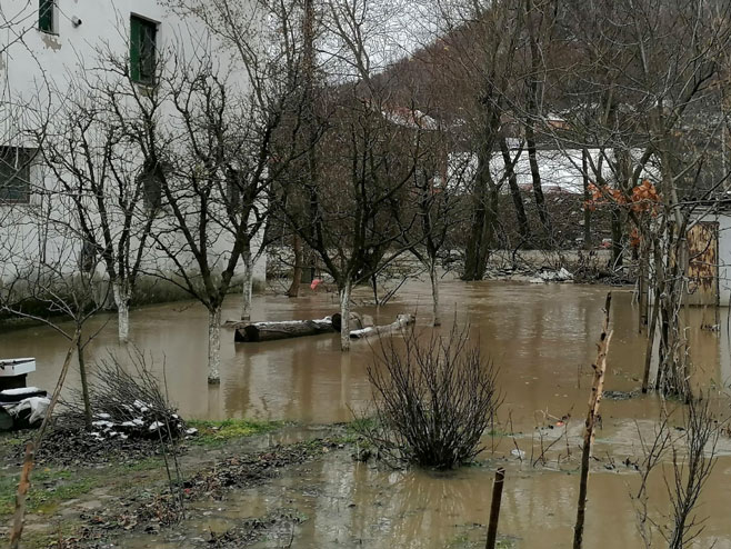 Поплаве у Грабовцу (фото: Radio Kontakt Plus) - 