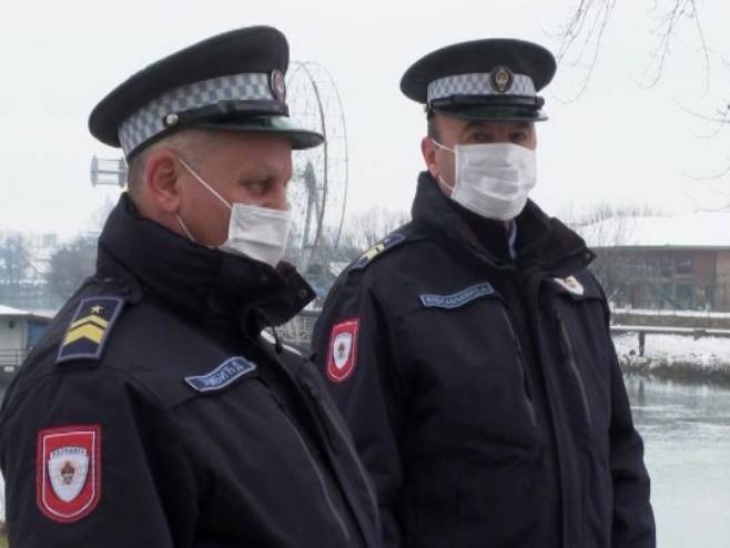Приједор - полицајци који су спасили жену Приједор - полицајци који су спасили жену - Фото: РТРС