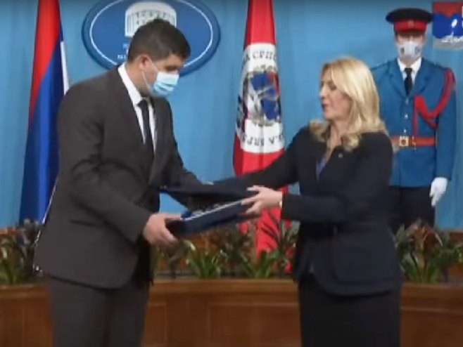 Орден за Болницу "Србија" Орден за Болницу "Србија" - Фото: РТРС