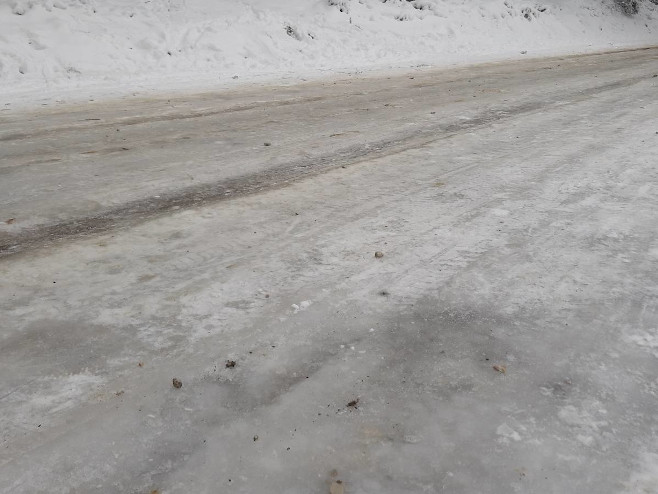 Снијег на путу Снијег на путу - Фото: РТРС
