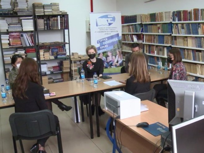 Студенти и ђаци - Фото: РТРС