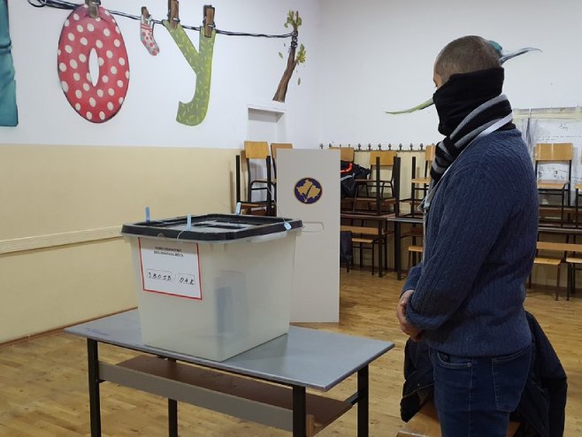 Избори на Косову и Метохији (фото: Танјуг / Зоран Мирковић) Избори на Косову и Метохији (фото: Танјуг / Зоран Мирковић) -