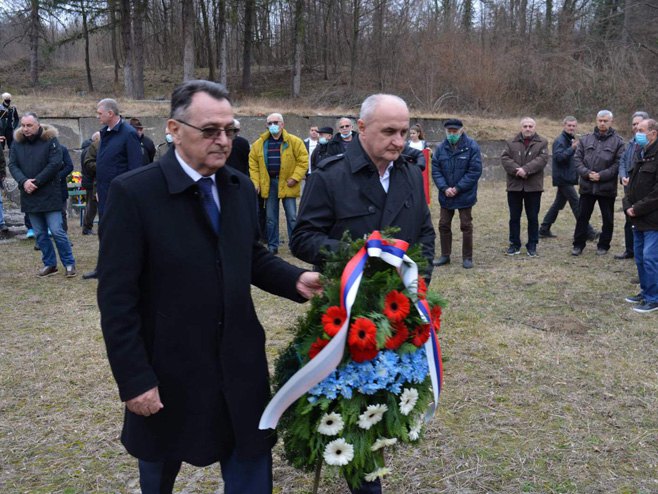 Лопаре - полагање вијенаца Лопаре - полагање вијенаца - Фото: СРНА