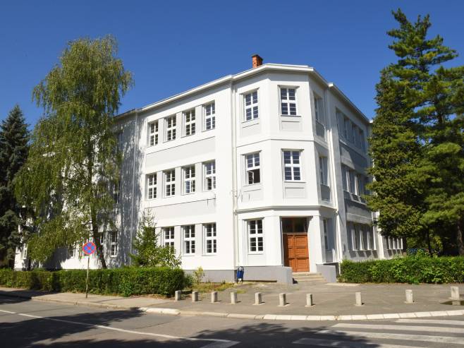 Гимназија "Свети Сава" у Приједору (Фото: skolskezadruge.rs.ba) Гимназија "Свети Сава" у Приједору (Фото: skolskezadruge.rs.ba) -