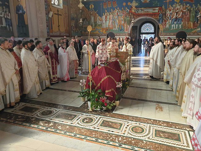 Помен епископу Атанасију (Фото: eparhija-zahumskohercegovacka.com) - 