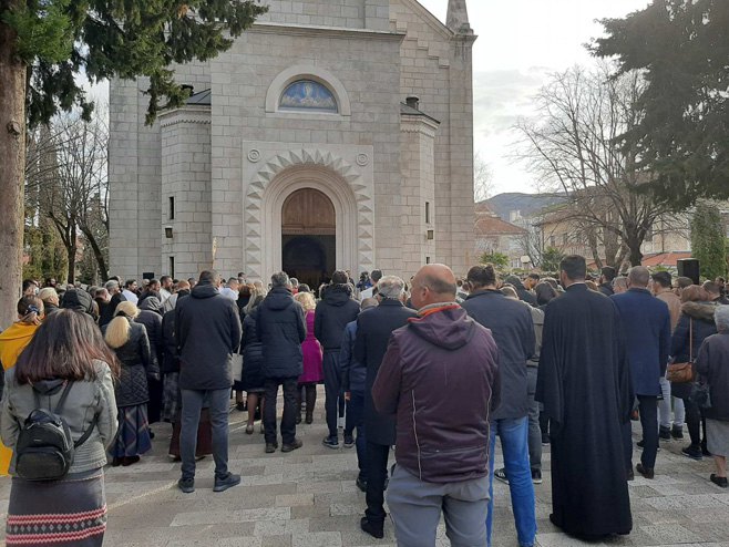 Opijelo episkopu Atanasiju (Foto: RTRS)