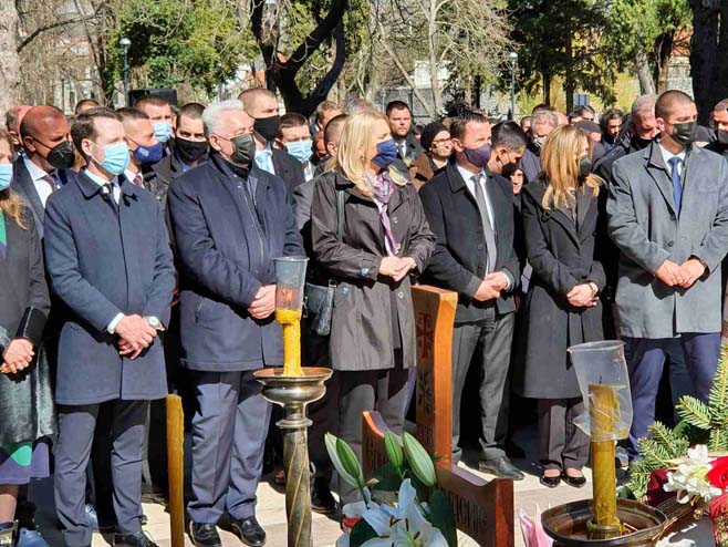 Predsjednica Cvijanović na sahrani vladike Atanasija (Foto: RTRS)