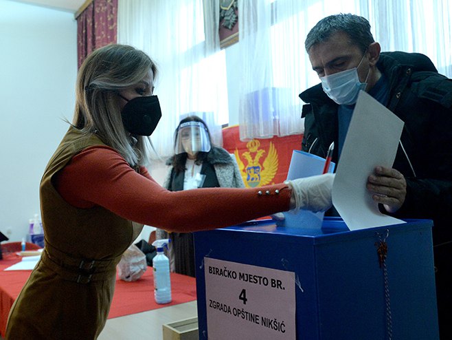 Избори у Никшићу (Фото: TANJUG/ZORAN ŽESTIĆ) - 