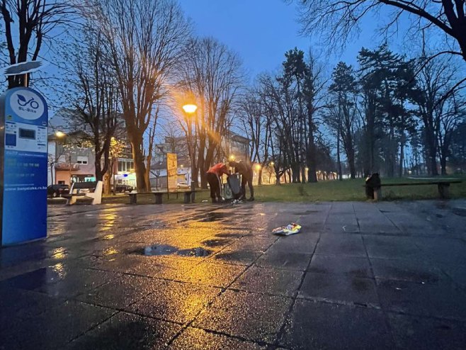 Mladi socijaldemokrati čiste Banjaluku (foto: ATV) 