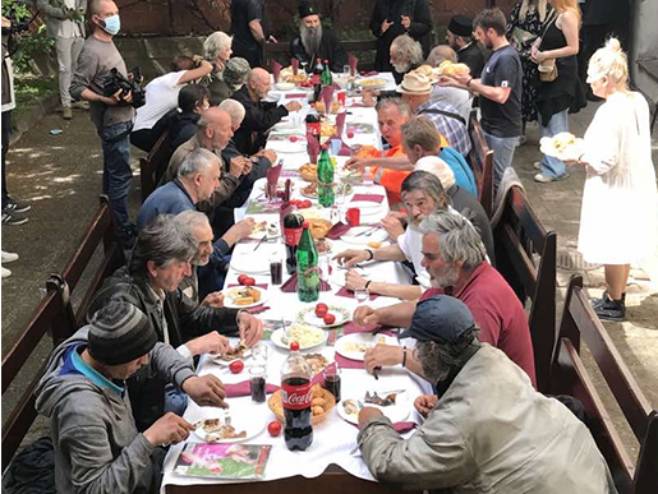 Ручак за бескућнике (Фото:spc.rs) - 