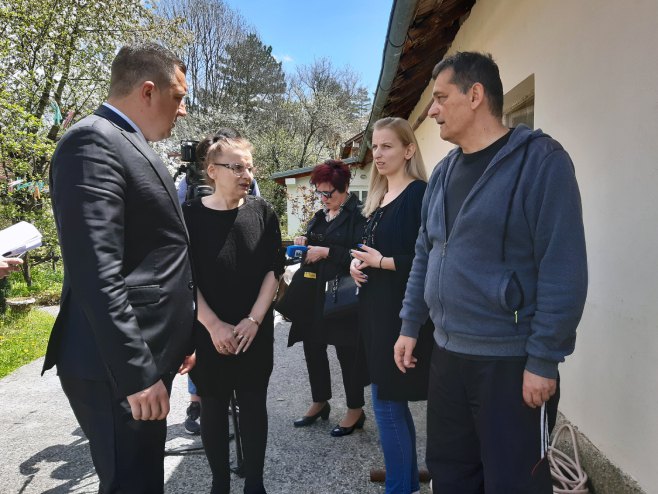 Милош Лучић посјетио породицу Ковачић Милош Лучић посјетио породицу Ковачић - Фото: СРНА
