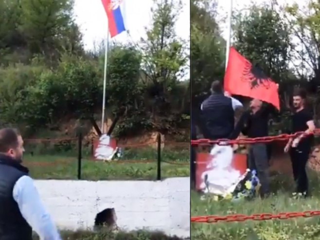 Скинули српску тробојку и подигли заставу Албаније Скинули српску тробојку и подигли заставу Албаније - Фото: Тwitter