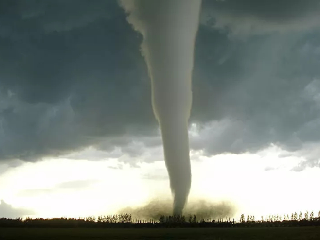 Торнадо погодио Вухан (Фото: Justin Hobson/F5 tornado) - 