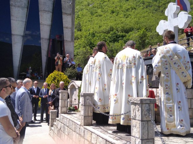 79 godina od masovnog pokolja Srba u Starom Brodu (Foto: RTRS)