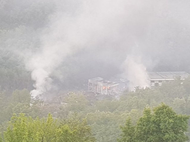 Експлозија у Чачку (Фото: Вечерње новости) Експлозија у Чачку (Фото: Вечерње новости) -