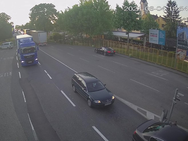 Гранични прелаз Градишка – улаз у Српску (фото: АМС РС) Гранични прелаз Градишка – улаз у Српску (фото: АМС РС) -