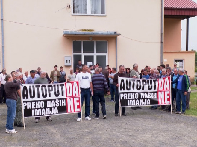 Протест грађана у Бистрици Протест грађана у Бистрици - Фото: РТРС