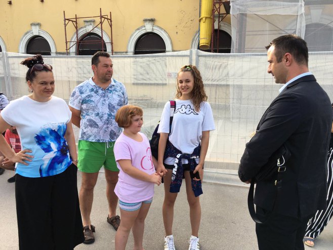 Владимир Макарић испратио дјецу из Српске Владимир Макарић испратио дјецу из Српске - Фото: СРНА