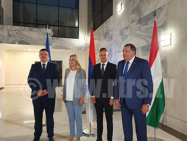 Додик, Сијарто, Цвијановић и Тегелтија Додик, Сијарто, Цвијановић и Тегелтија - Фото: РТВ Слобомир