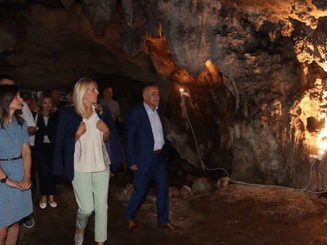 Цвијановић посјета Ваганској пећини у Шипову Цвијановић посјета Ваганској пећини у Шипову - Фото: РТРС