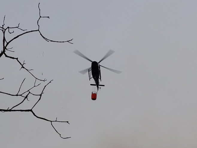 Хеликоптер - гашење пожара - Фото: СРНА
