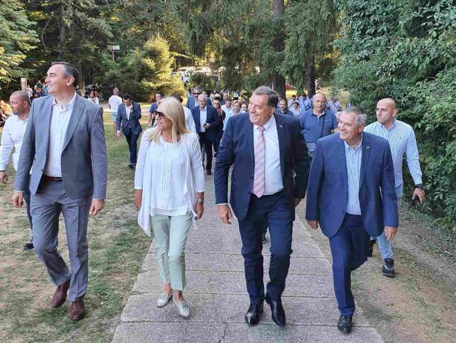 Kozara: Skup "Živjeće Srpska" (Foto: RTRS) Kozara: Skup "Živjeće Srpska" (Foto: RTRS)