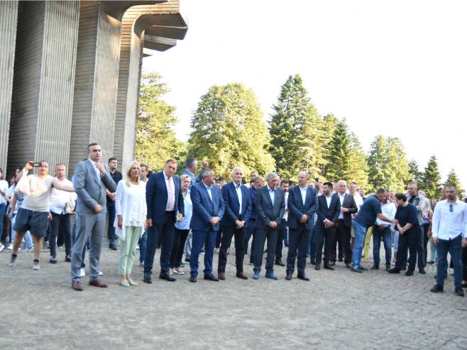 Kozara: Skup "Živjeće Srpska" (Foto: RTRS) Kozara: Skup "Živjeće Srpska" (Foto: RTRS)