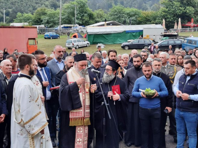 Otkrivanje spomen-kipa Spomenku Gostiću (Foto: RTRS)