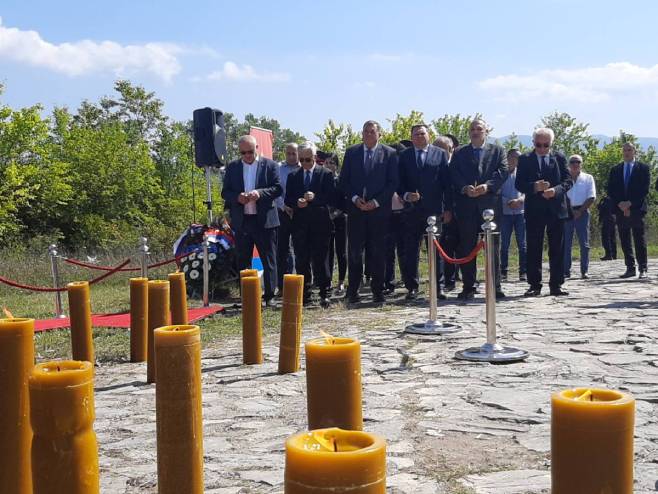 Гаравице код Бихаћа - парастос Гаравице код Бихаћа - парастос - Фото: РТРС