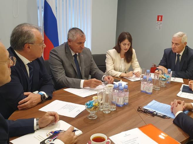 Радован Вишковић са руководством Гаспрома Радован Вишковић са руководством Гаспрома - Фото: РТРС