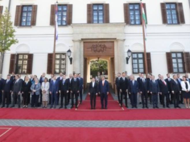 Делегације влада Србије и Мађарске у Будимпешти Делегације влада Србије и Мађарске у Будимпешти - Фото: ТАНЈУГ