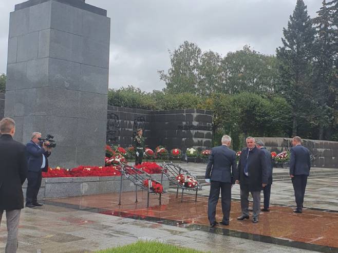 Дан сјећања на жртве опсаде Лењинграда (Фото:tviter/vlada.rs) - 