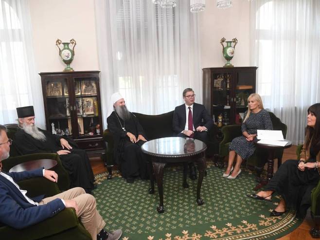 Aleksandar Vučić sa patrijarhom Porfirijem (Foto: instagram.com) - 