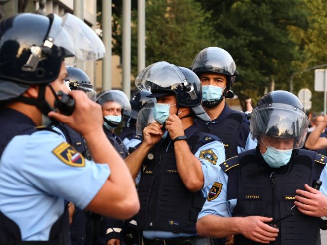Словеначка полиција (фото: n1info.si) - 